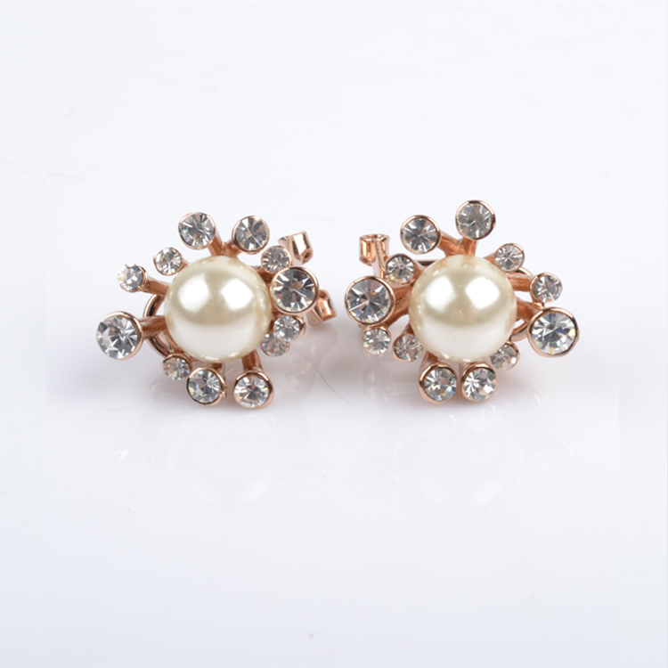 Pearl Earrings with rhinestone